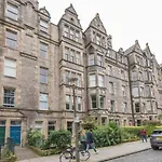 3 Bed Overlooking Meadows Park